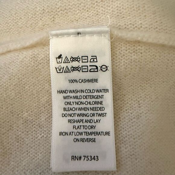 Tahari NWT 2 Ply Cashmere Sweater in Off White. Size XL. - Picture 8 of 8